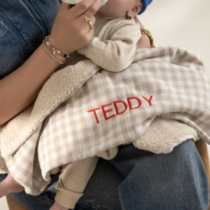 Teddy wiegdeken met ruitdessin van Atelier Mellow